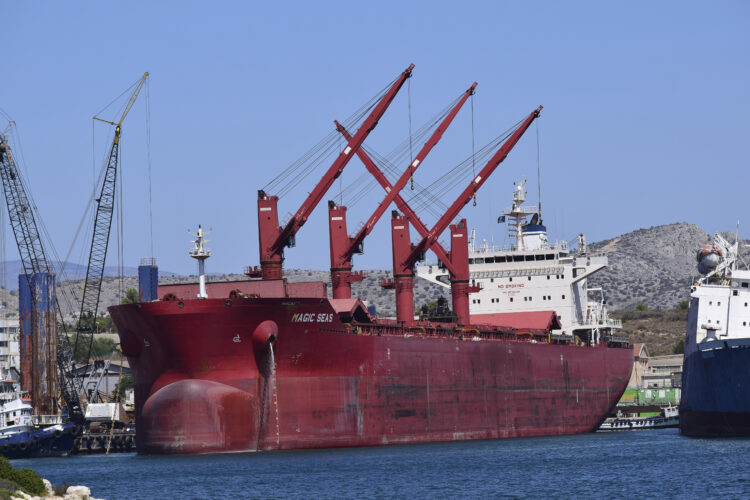 Ship attacked in the Red Sea: Bulk carrier sinking claimed by Yemen’s Houthi rebels
